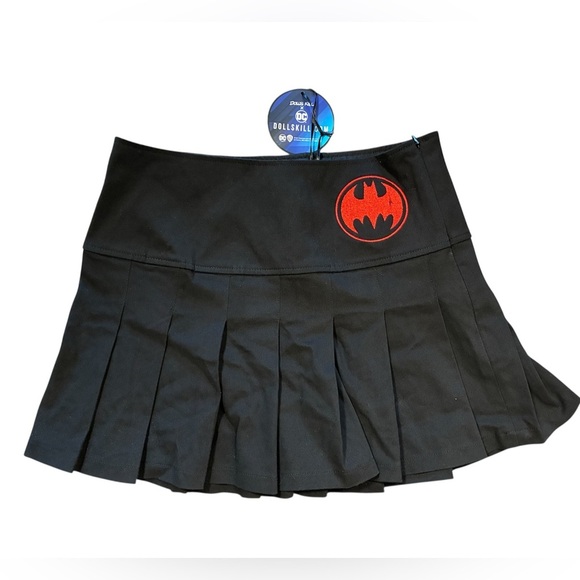 NWT Dolls Kill x DC You Summoned Me Pleated Mini Skirt M Batman High Rise Punk - Picture 1 of 9